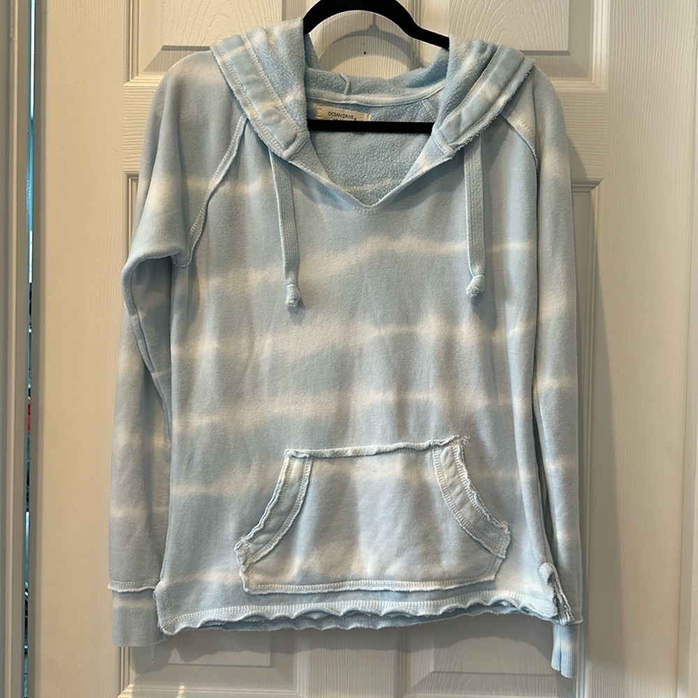 Super soft tie dye hoodie. Size small